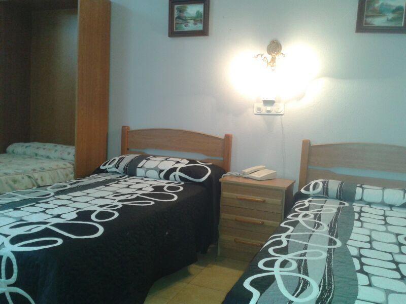 נוחה Hotel Los Nogales מראה חיצוני תמונה